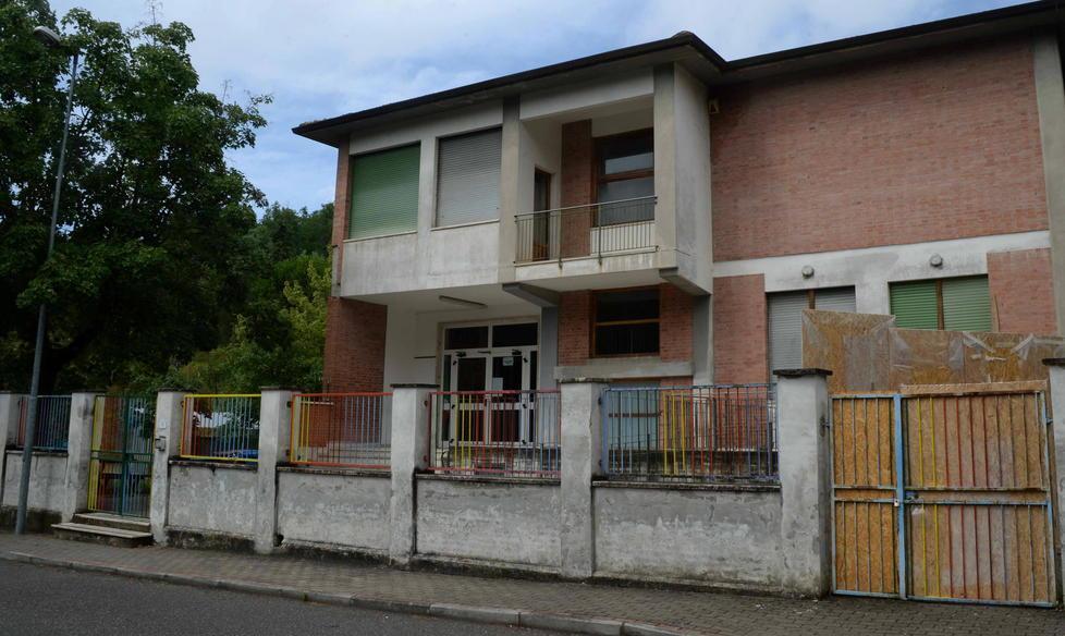 Scuola inagibile, sindaco sotto attacco