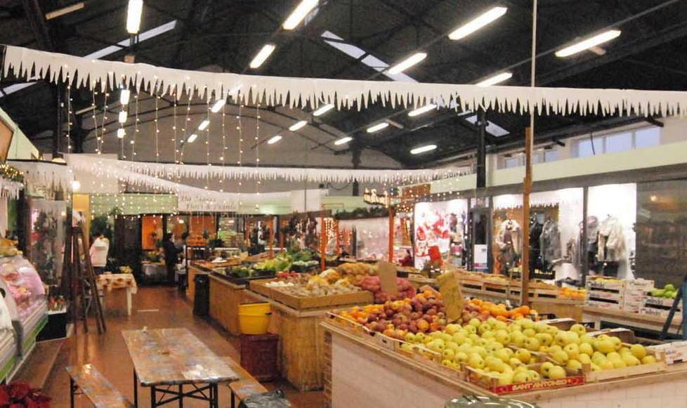 Mercato coperto, il Comune assegna due box per la vendita 