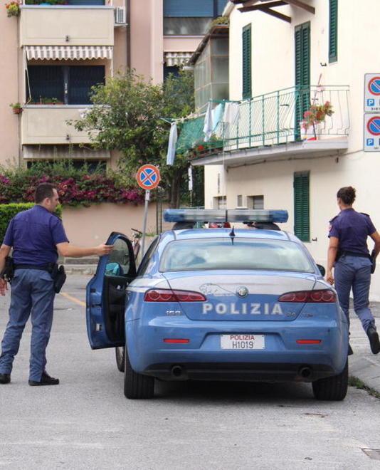 Attrezzi da scasso nella roulotte dell’arrestato in via Terracini