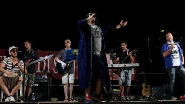 Musica e risate al Faro con i Beghi per Caso