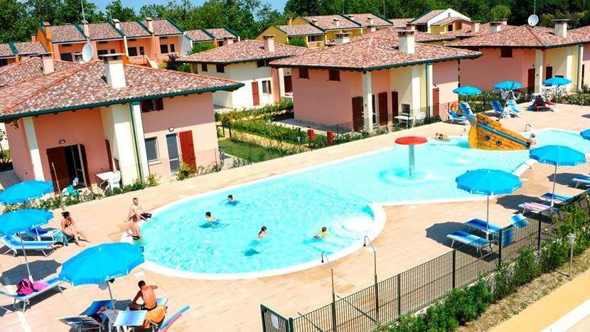 Il “villaggio diffuso” funziona e luglio chiude in crescita