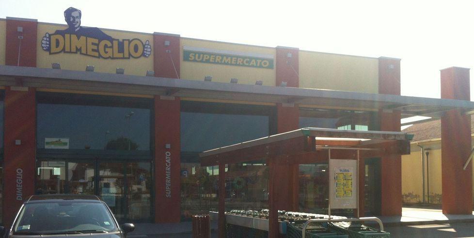 Ladri rubano una cassaforte con 8mila euro 