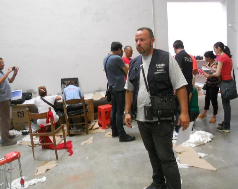 Anche un ricercato per rapina tra gli operai di una ditta cinese 