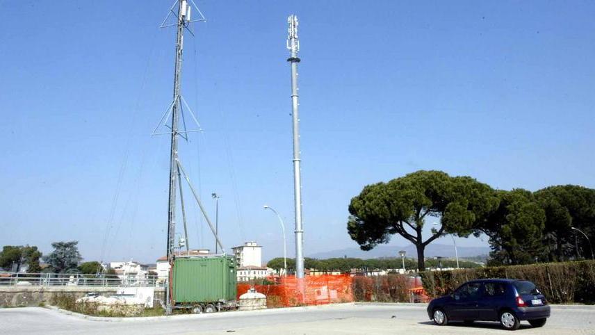 Vodafone non paga i canoni E il Comune gli fa causa