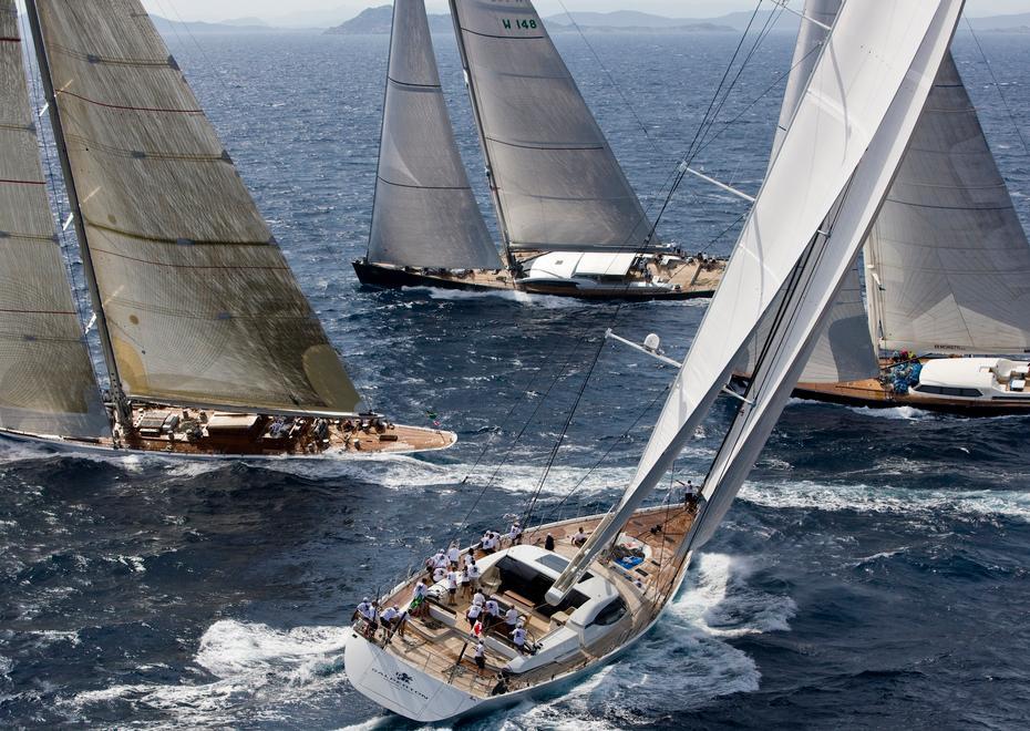Anche questa estate nel mare della Costa Smeralda è maxi