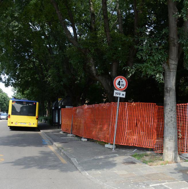 Iniziano i lavori, cancellate le tracce del chiosco in piazza