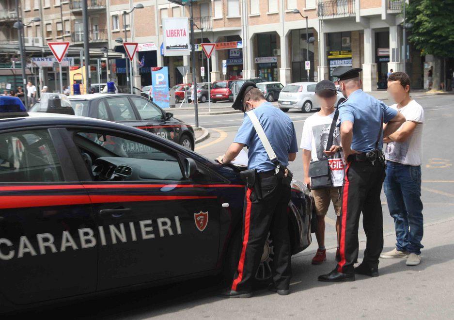 Denunciati due ragazzi che avevano pestato un barista 