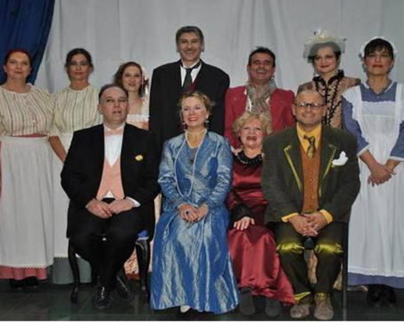 Risate (e beneficenza) con Feydeau al bagno Sole di Viareggio 