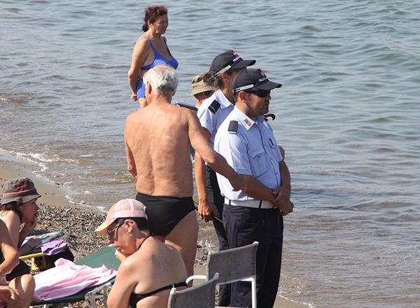 Tre Ponti: i bagnanti ignorano il divieto di balneazione e... i vigili - Foto
