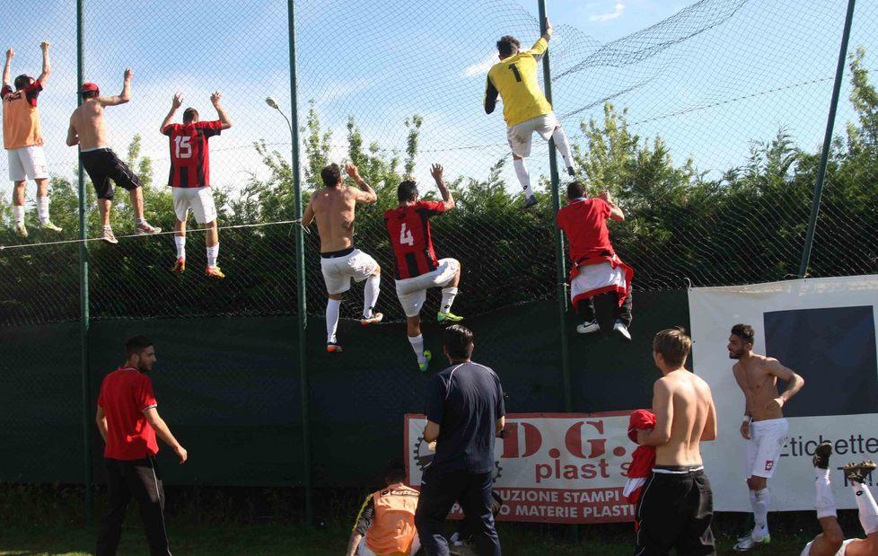 La Lucchese pagherà 11mila euro alla Correggese per i danni al campo