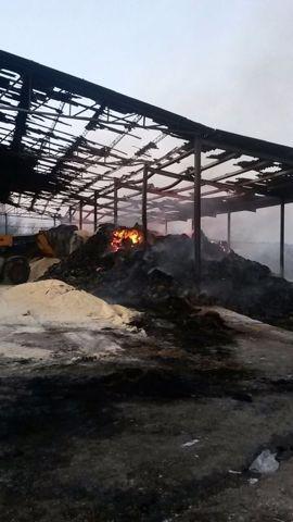 Fienile a fuoco a Santa Luce