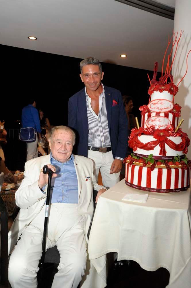 Party regale a Forte dei Marmi con principi, conti e marchesi 