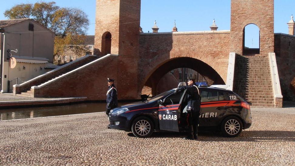 Coppia derubata in casa di 25mila euro