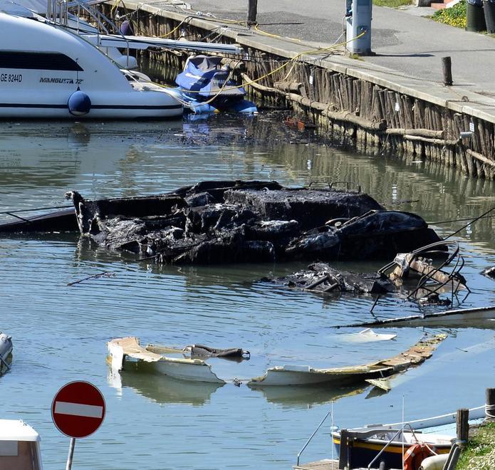 Il misterioso incendio di due yacht