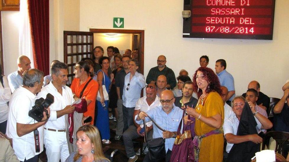 Comune tra tensioni e caos