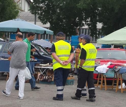 Un mercatino e tante polemiche 