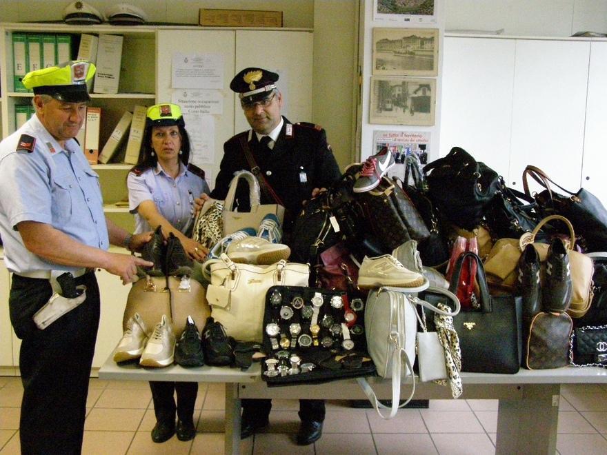 Abusivismo commerciale: sequestrati oltre 2mila prodotti contraffatti 