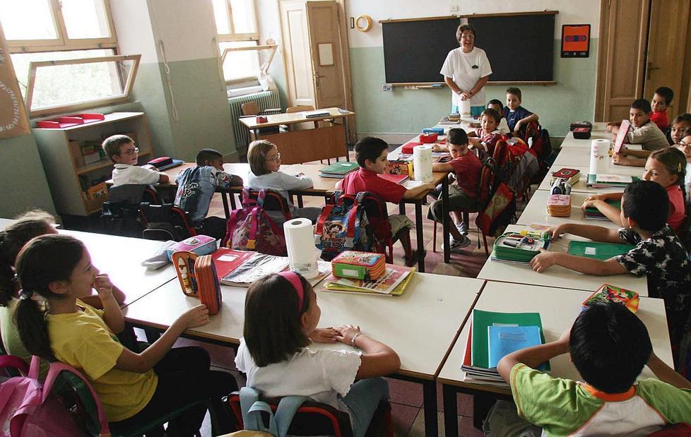 Scuola, assunti 637 insegnanti. Cisl e Gilda: «Sono pochi» 