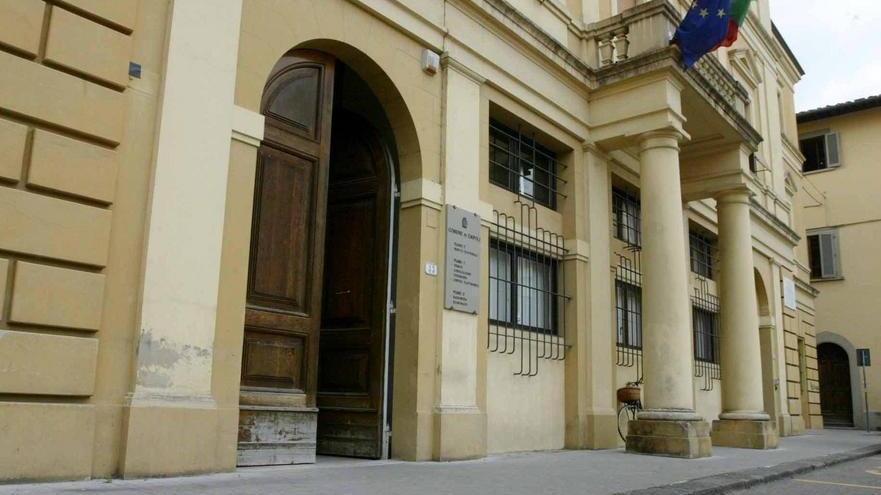 Piove negli uffici comunali di Empoli, grondaie in tilt per il guano