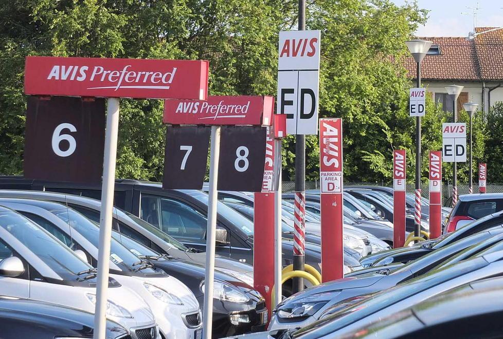Noleggio auto: pregi e precauzioni 