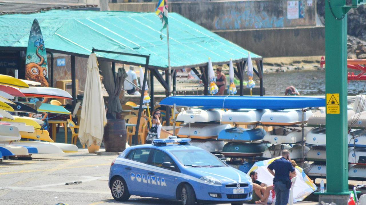 Muore a 68 anni dopo un malore in mare