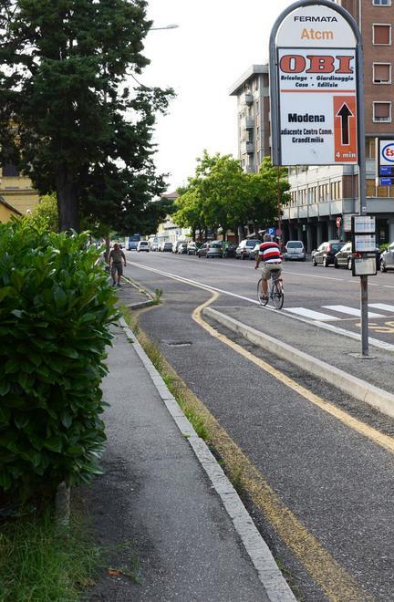 «Vendono droga nel parco e poi molestano chi passa» 