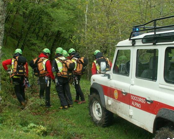 Livornese si frattura una caviglia durante un’escursione 