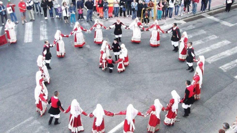 Folk internazionale nel centro storico