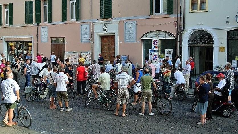 Comizio in piazza per salvare l’ospedale