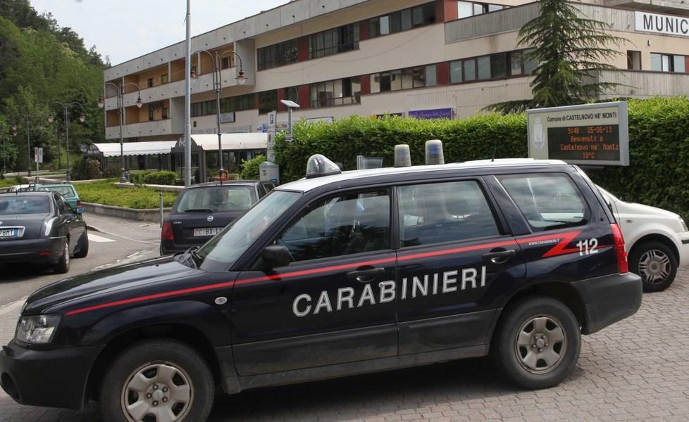 Uccide il gatto della vicina, denunciato 