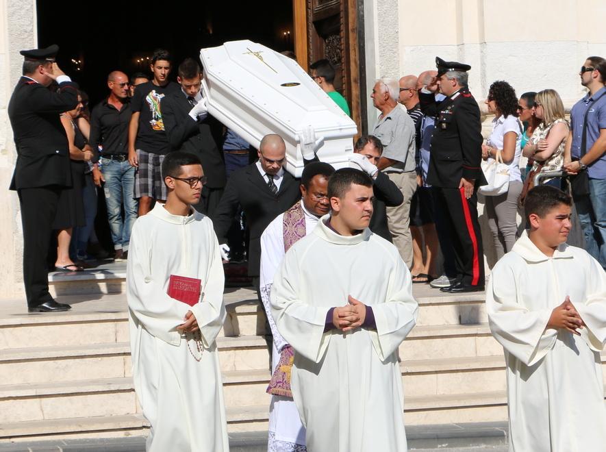 Tutta Sorso si è fermata per l’addio a Mario, 17 anni 