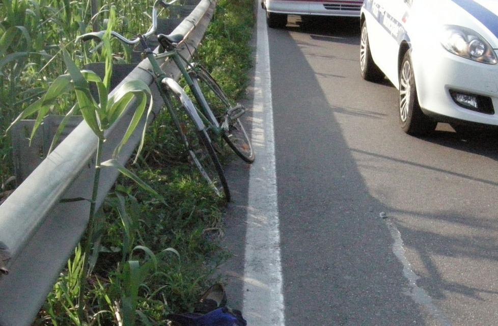 Ciclista muore investito da un’auto 