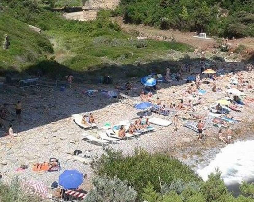 Calignaia, già ignorato il divieto sulla spiaggia 