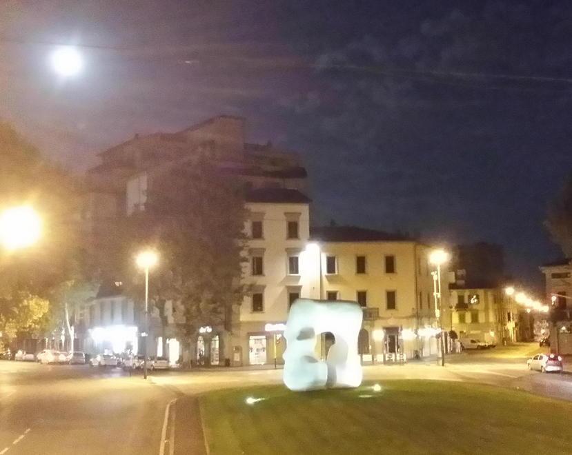 La grande luna splende su piazza San Marco 