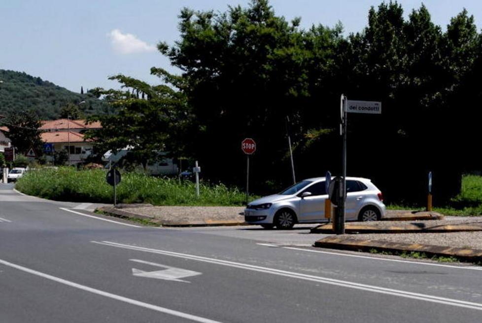 Raccolta di firme per una rotoria al posto dell’incrocio