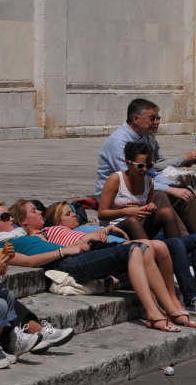 Occhio ai turisti che ni scappa ma non spendono un duino