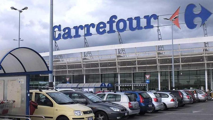 Supermercati in affanno spariscono gli stagionali