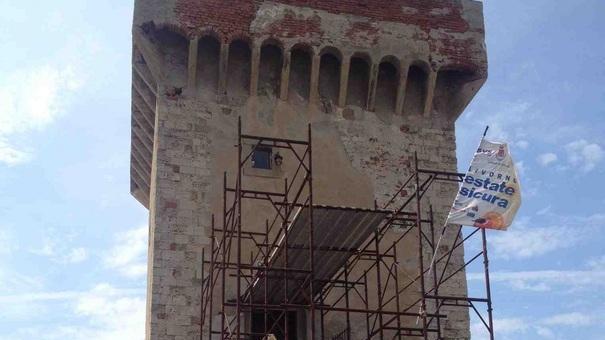 La Torre di Calafuria ancora ingabbiata