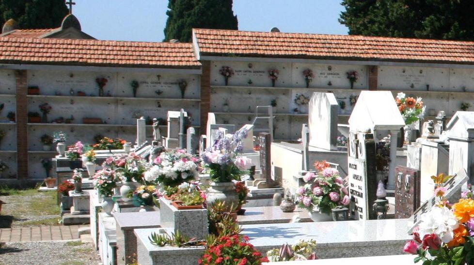 Operazione decoro per i cimiteri 