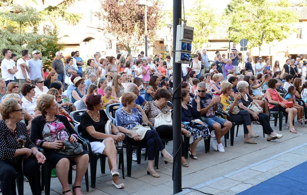 Fashion day, che successo le sfilate in centro a Serra 