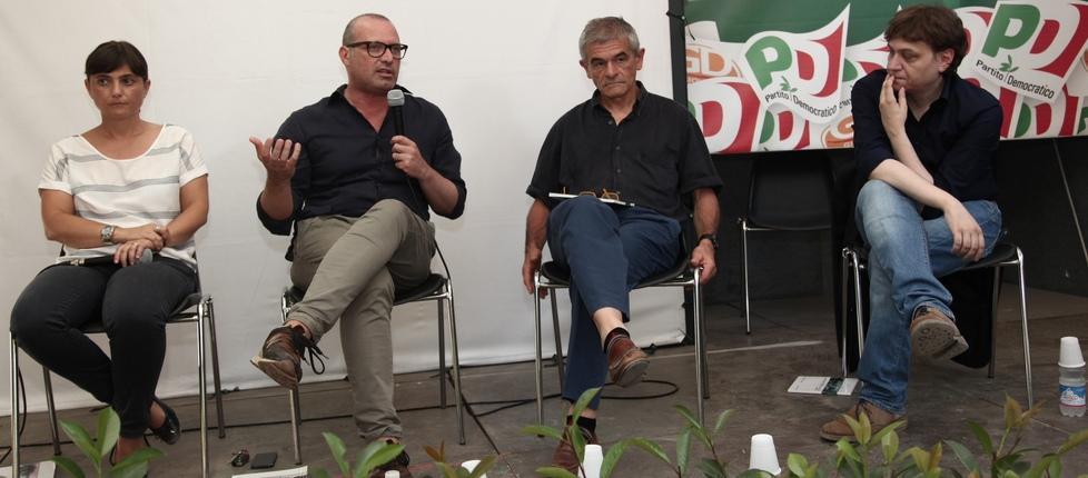 I big del Pd tra la gente «Le riforme ci servono» 