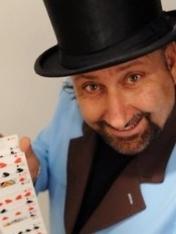 Magia con Etabeta e sfilata di cani 