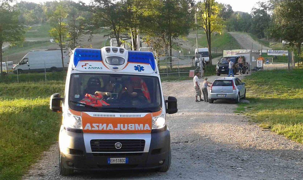Cade mentre si allena sulla pista da motocross, è grave