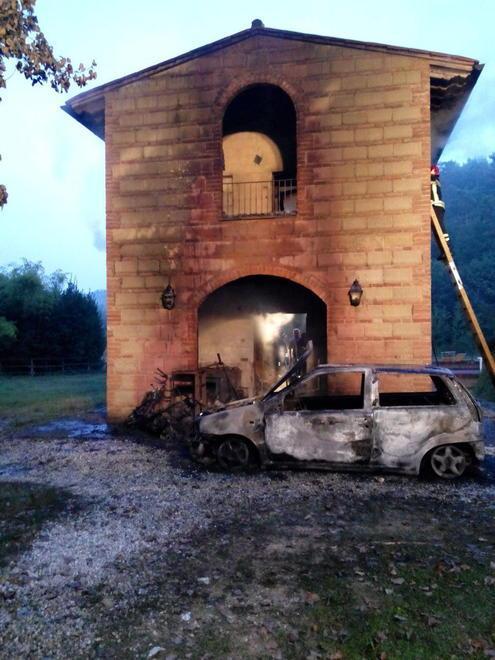 Incendio in un agriturismo a San Miniato 