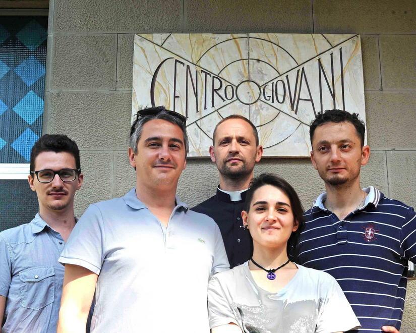 Chiudono l’oratorio, la furia di don Alessandro 
