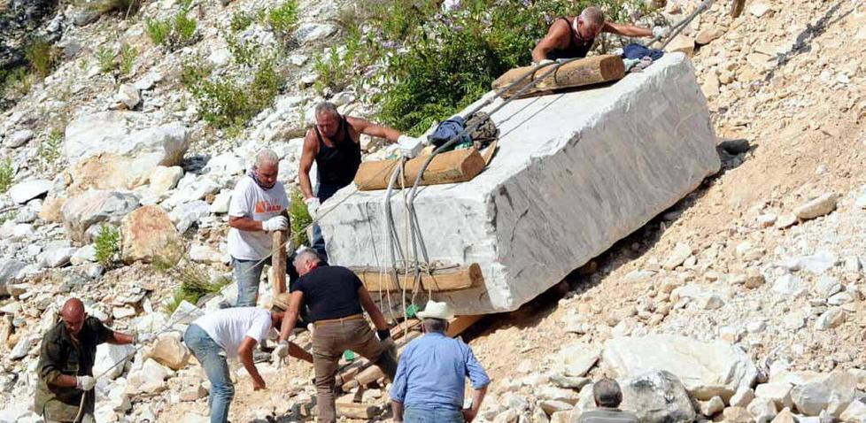 «Le cave sono paesaggio, non si dica che lo distruggono» 