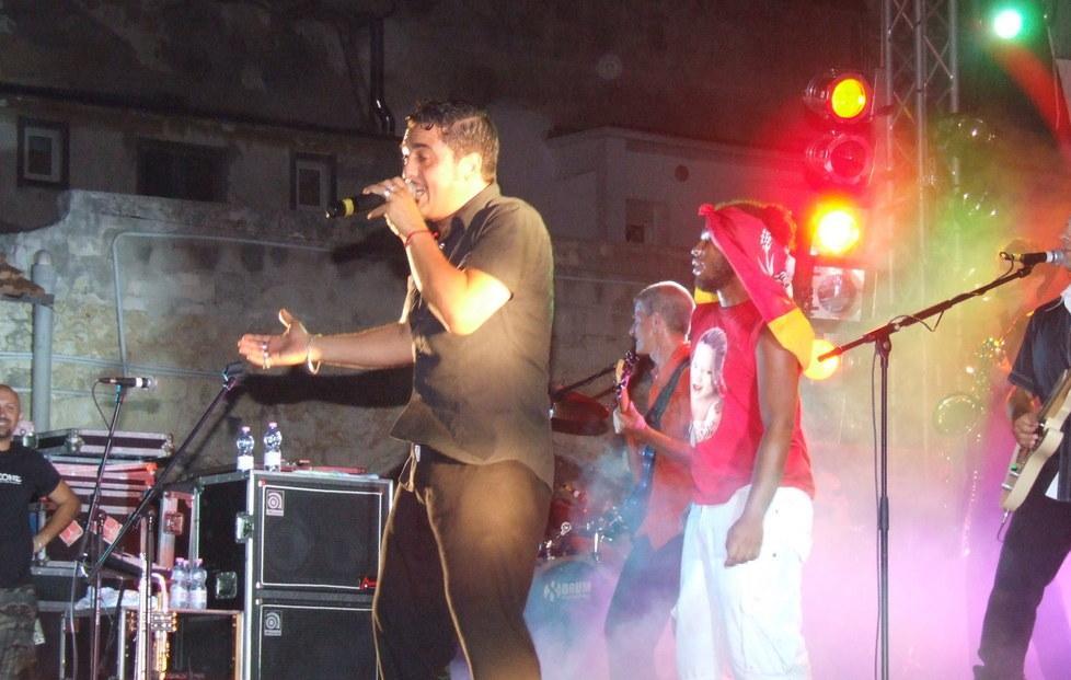 Torregrande , il concerto con il singhiozzo 