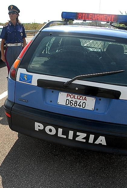 Scappa all’alt della polizia Raggiunto e denunciato
