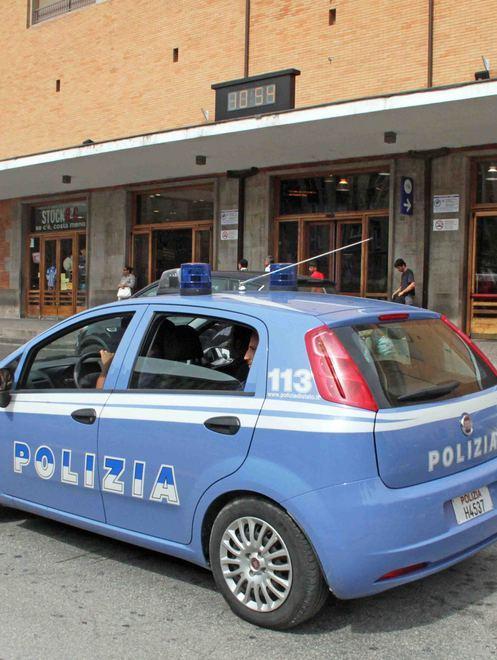 Sorpreso a rubare nel negozio Scoperto e denunciato