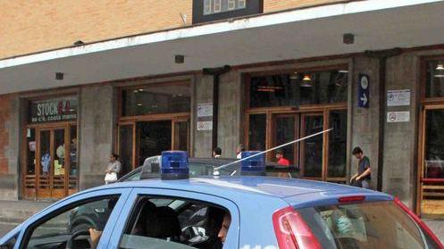 Sorpreso a rubare nel negozio Scoperto e denunciato